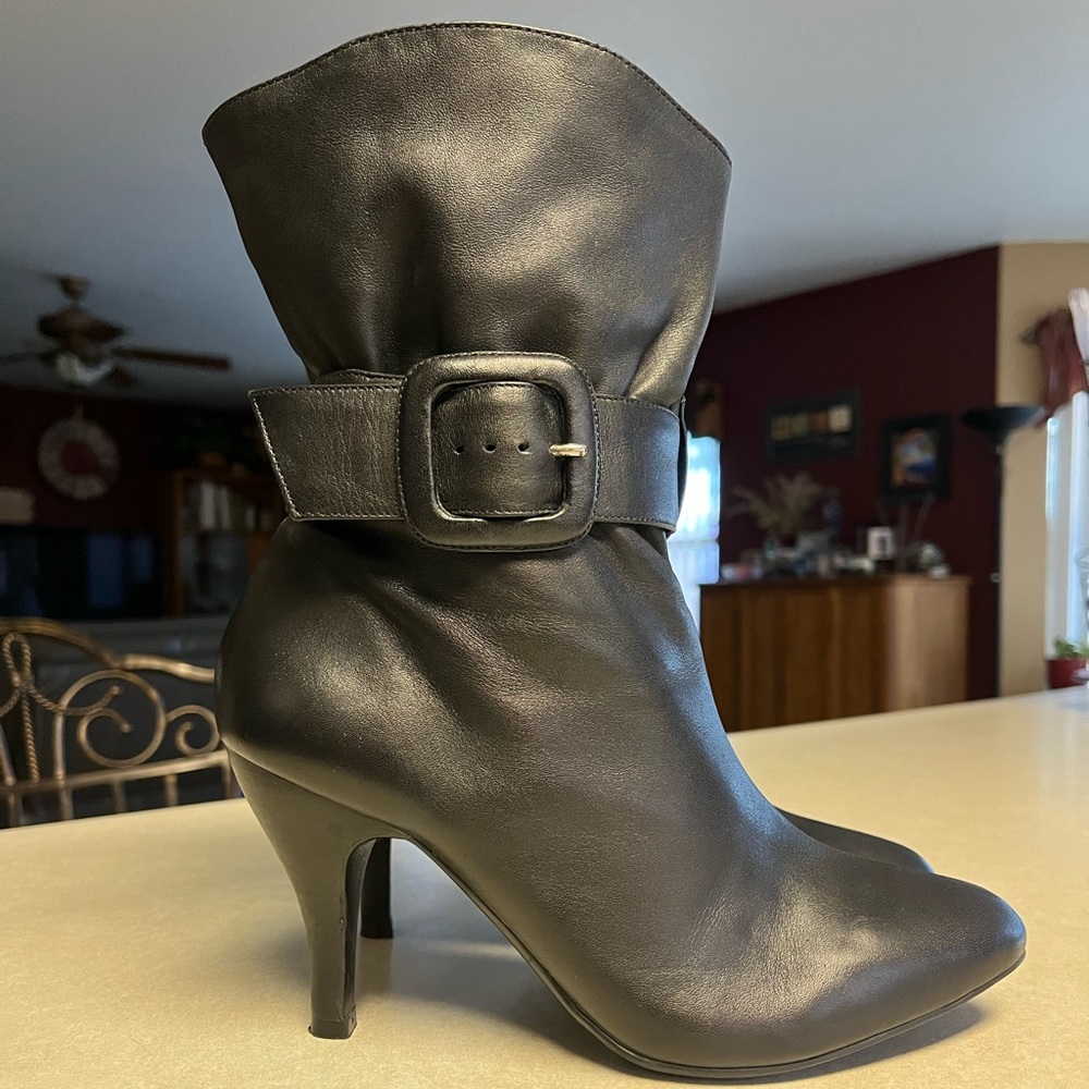“Gianni Bini” Genuine Leather Booties Size 8